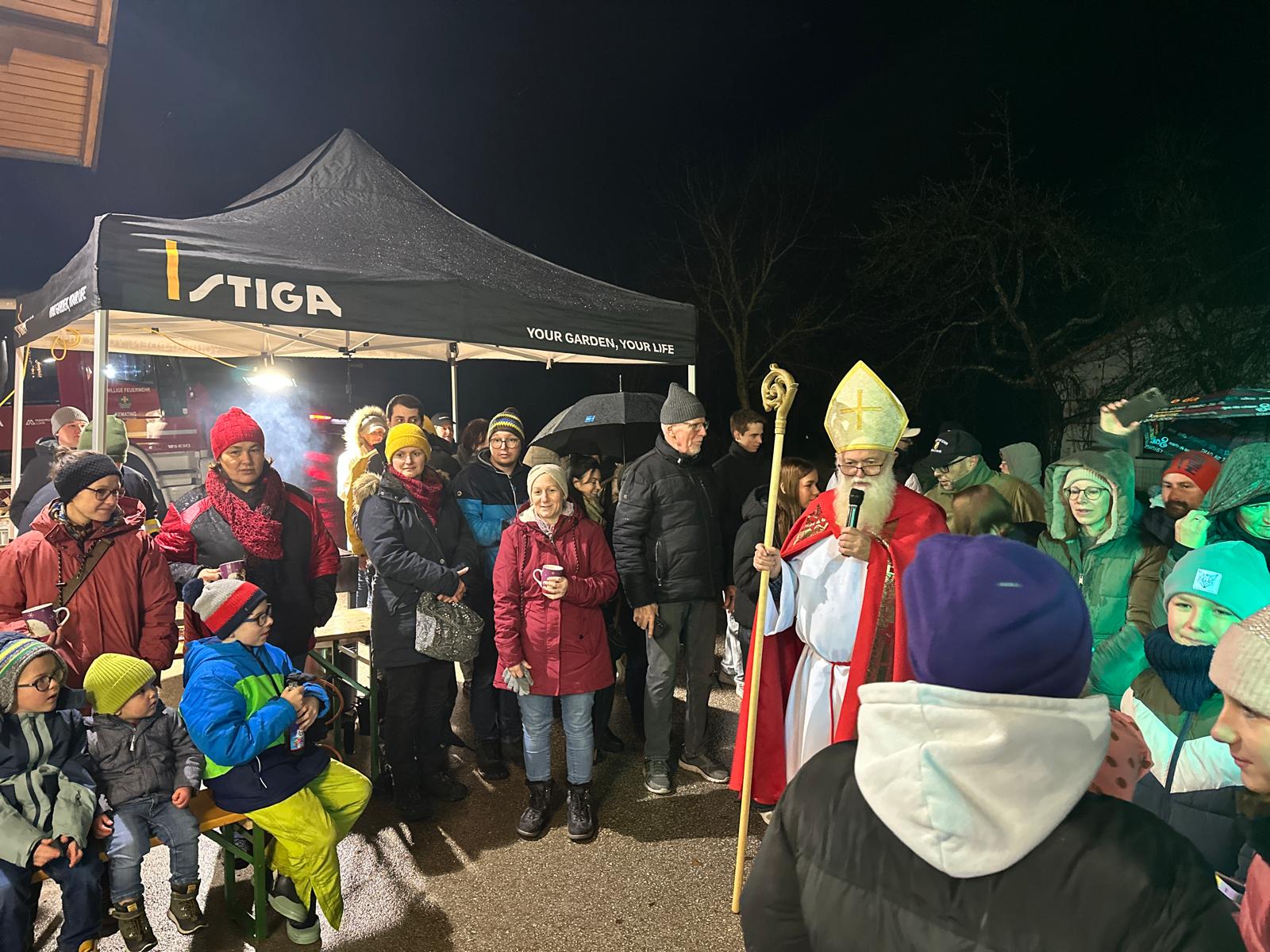 Adventfenster mit Nikolaus 2024